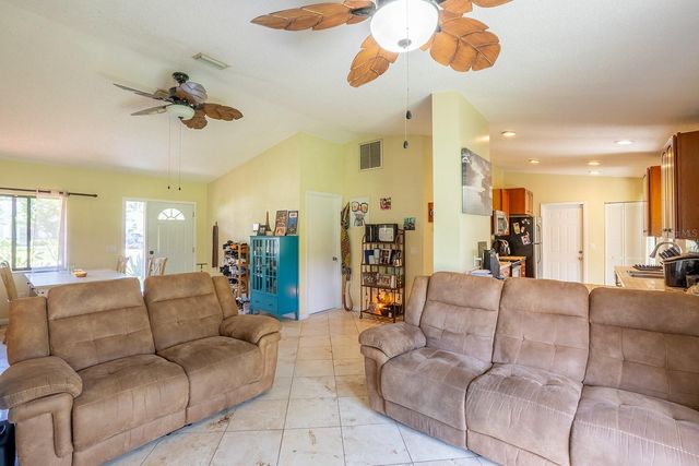 25 ETHAN ALLEN DRIVE, Palm Coast, FL 32164