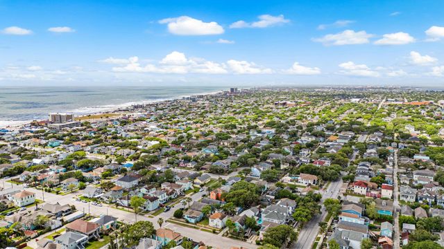 1913 30th Street, Galveston, TX 77550