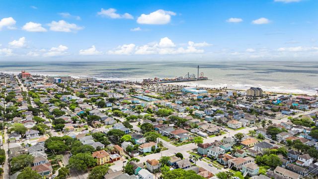 1913 30th Street, Galveston, TX 77550