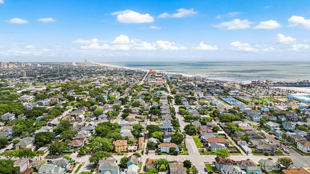 1913 30th Street, Galveston, TX 77550