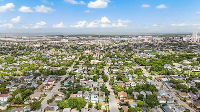 1913 30th Street, Galveston, TX 77550