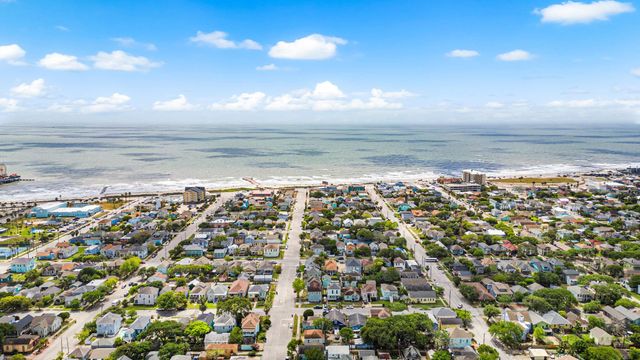 1913 30th Street, Galveston, TX 77550