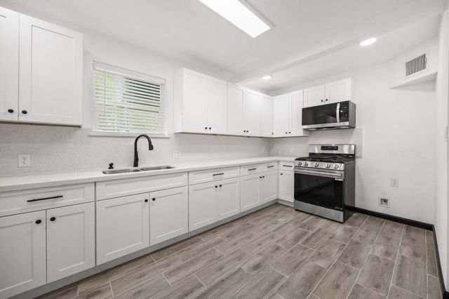 1913 30th Street, Galveston, TX 77550