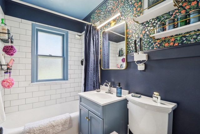 1418 N 123rd STREET, Wauwatosa, WI 53226