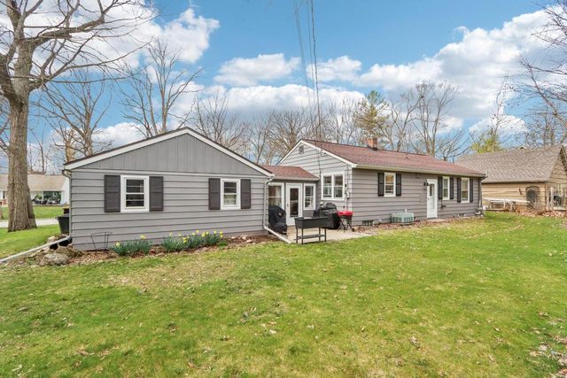 1418 N 123rd STREET, Wauwatosa, WI 53226