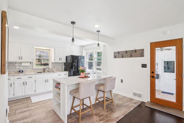 1418 N 123rd STREET, Wauwatosa, WI 53226