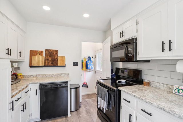 1418 N 123rd STREET, Wauwatosa, WI 53226