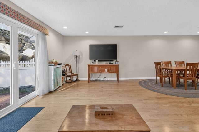 18 Indian Hill Lane 18, Salem, MA 01970