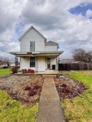 409 E 2nd Street, Otterbein, IN 47970