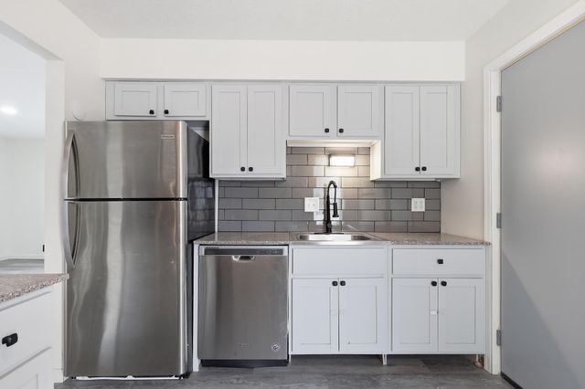 323 E 43rd Street, Minneapolis, MN 55409