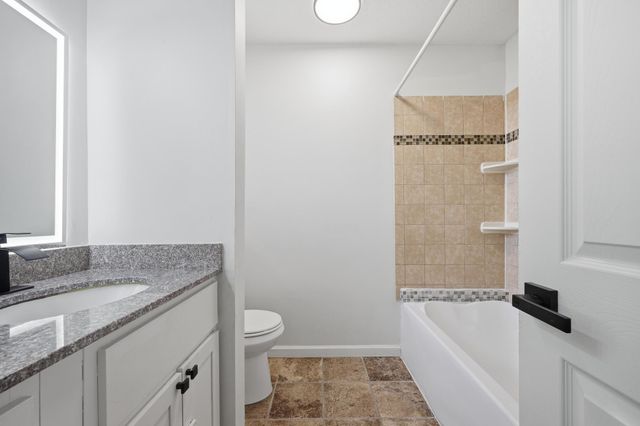 323 E 43rd Street, Minneapolis, MN 55409