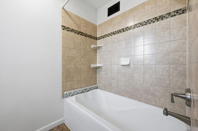 323 E 43rd Street, Minneapolis, MN 55409