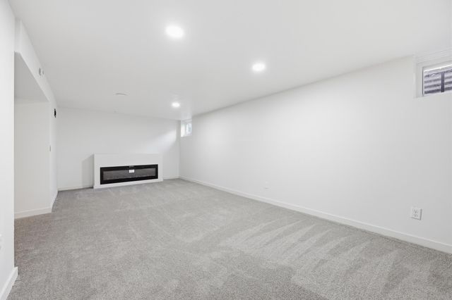 323 E 43rd Street, Minneapolis, MN 55409