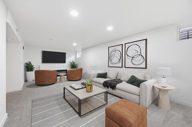 323 E 43rd Street, Minneapolis, MN 55409