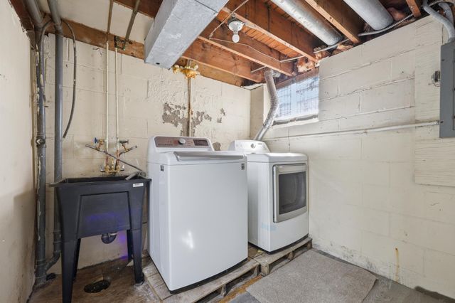 323 E 43rd Street, Minneapolis, MN 55409