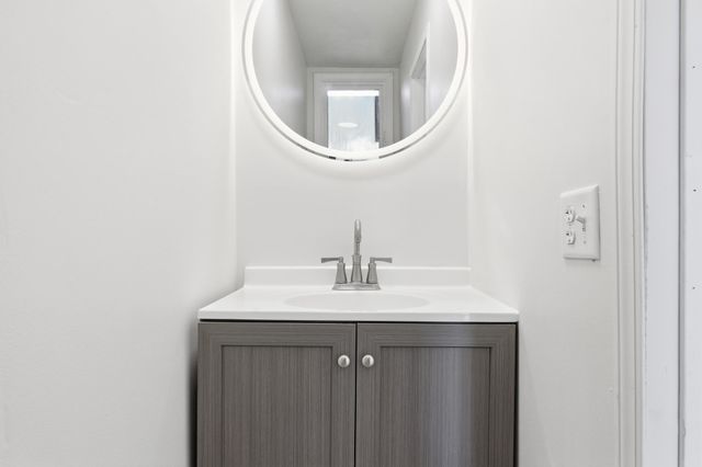 323 E 43rd Street, Minneapolis, MN 55409