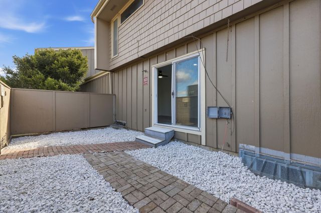 323 E 43rd Street, Minneapolis, MN 55409