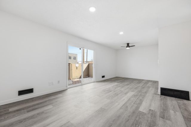 323 E 43rd Street, Minneapolis, MN 55409