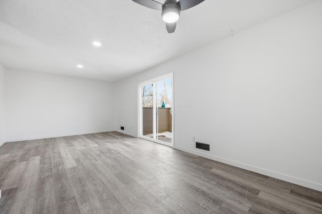 323 E 43rd Street, Minneapolis, MN 55409