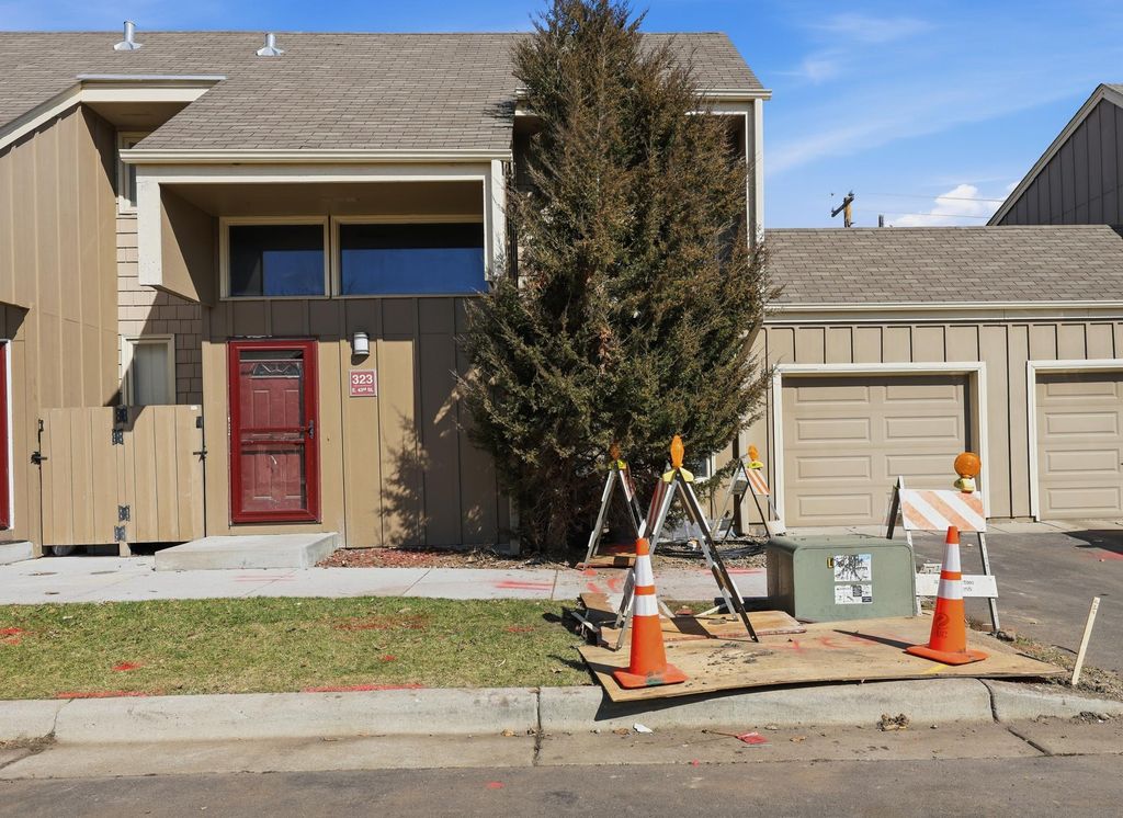 323 E 43rd Street, Minneapolis, MN 55409