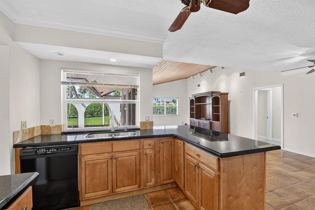 2400 SW 23rd Cranbrook Drive, Boynton Beach, FL 33436