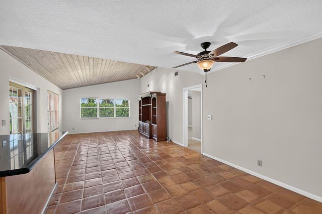 2400 SW 23rd Cranbrook Drive, Boynton Beach, FL 33436