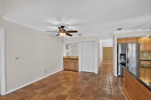 2400 SW 23rd Cranbrook Drive, Boynton Beach, FL 33436