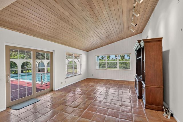 2400 SW 23rd Cranbrook Drive, Boynton Beach, FL 33436
