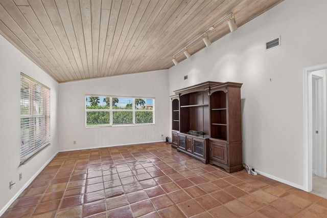 2400 SW 23rd Cranbrook Drive, Boynton Beach, FL 33436