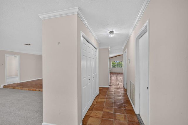 2400 SW 23rd Cranbrook Drive, Boynton Beach, FL 33436