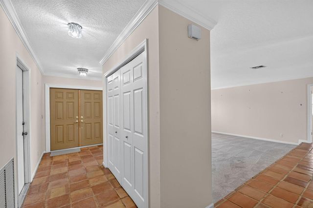2400 SW 23rd Cranbrook Drive, Boynton Beach, FL 33436