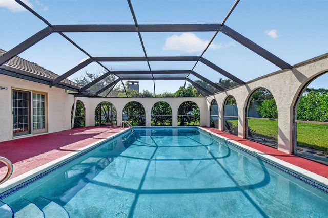 2400 SW 23rd Cranbrook Drive, Boynton Beach, FL 33436