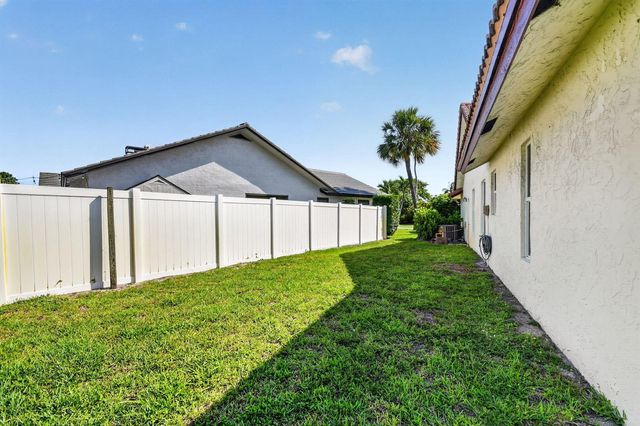 2400 SW 23rd Cranbrook Drive, Boynton Beach, FL 33436