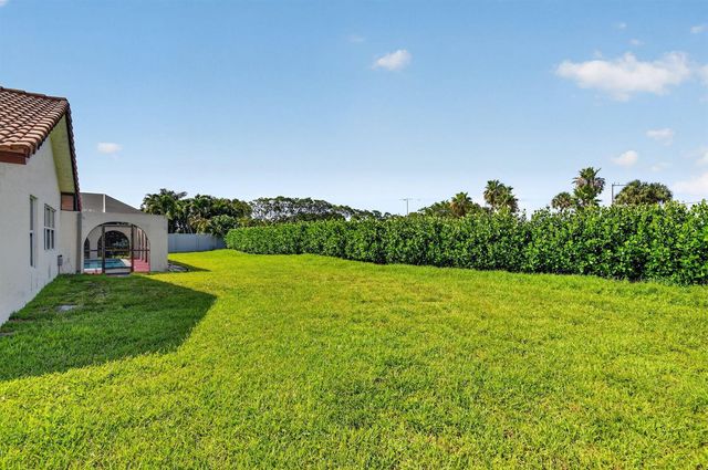 2400 SW 23rd Cranbrook Drive, Boynton Beach, FL 33436