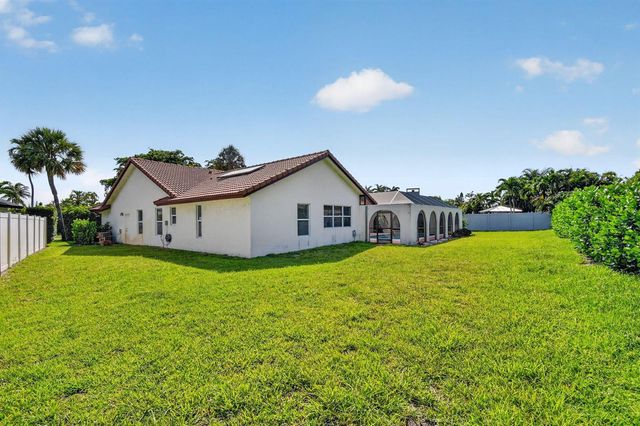 2400 SW 23rd Cranbrook Drive, Boynton Beach, FL 33436