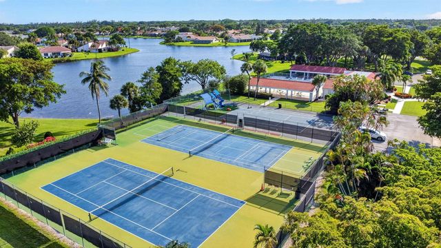 2400 SW 23rd Cranbrook Drive, Boynton Beach, FL 33436