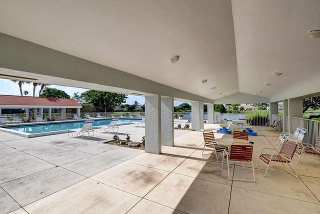 2400 SW 23rd Cranbrook Drive, Boynton Beach, FL 33436