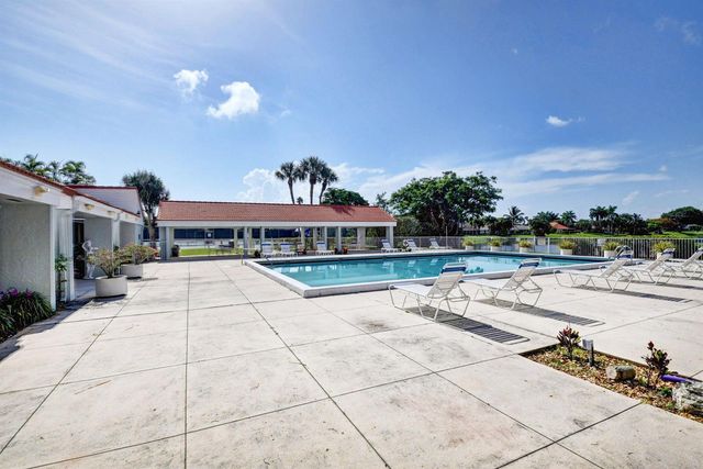 2400 SW 23rd Cranbrook Drive, Boynton Beach, FL 33436