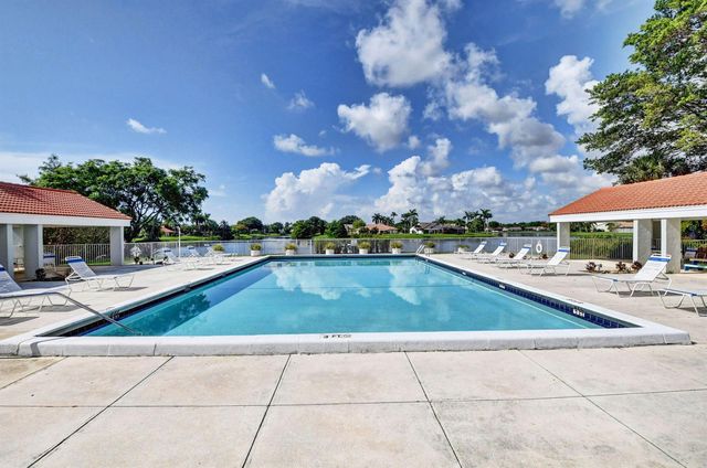 2400 SW 23rd Cranbrook Drive, Boynton Beach, FL 33436