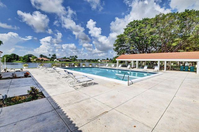 2400 SW 23rd Cranbrook Drive, Boynton Beach, FL 33436