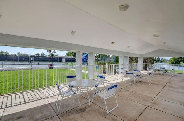 2400 SW 23rd Cranbrook Drive, Boynton Beach, FL 33436