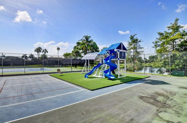 2400 SW 23rd Cranbrook Drive, Boynton Beach, FL 33436