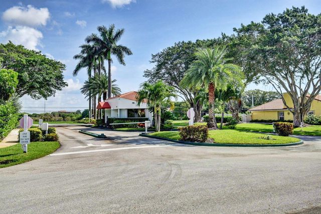 2400 SW 23rd Cranbrook Drive, Boynton Beach, FL 33436