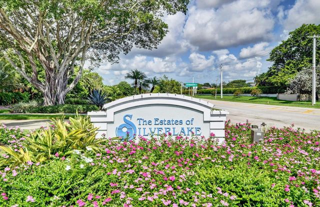 2400 SW 23rd Cranbrook Drive, Boynton Beach, FL 33436