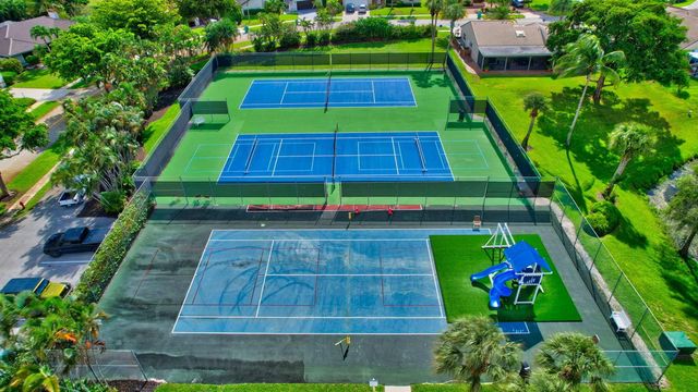 2400 SW 23rd Cranbrook Drive, Boynton Beach, FL 33436