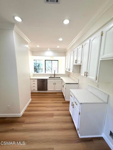 451 Pavarotti Drive, Oak Park, CA 91377