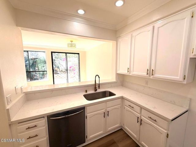 451 Pavarotti Drive, Oak Park, CA 91377