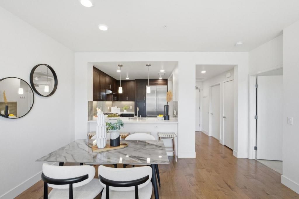 Image 13 of property listing at 657 Walnut Street 537, San Carlos, CA 94070