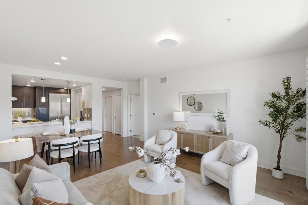 Image 14 of property listing at 657 Walnut Street 537, San Carlos, CA 94070