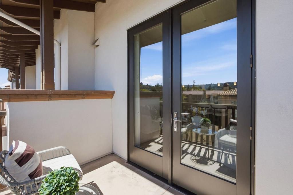 Image 16 of property listing at 657 Walnut Street 537, San Carlos, CA 94070